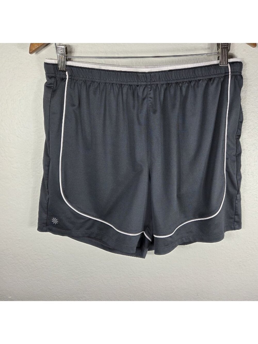 Athleta Take Two Black Size L Athletic Performance Shorts Vented Lined Womens